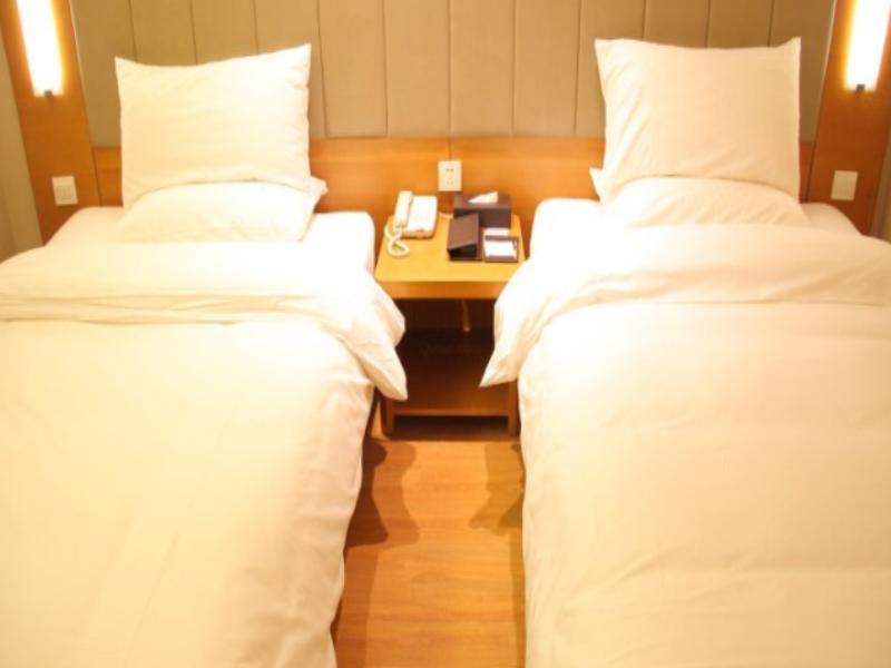 Ji Hotel Xianggang Middle Road ชิงเต่า ภายนอก รูปภาพ
